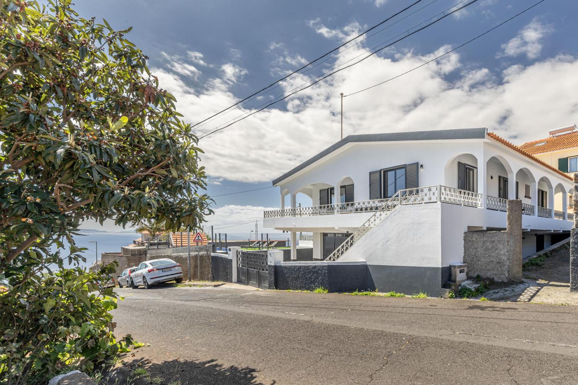 Maylily Seascape Villa *